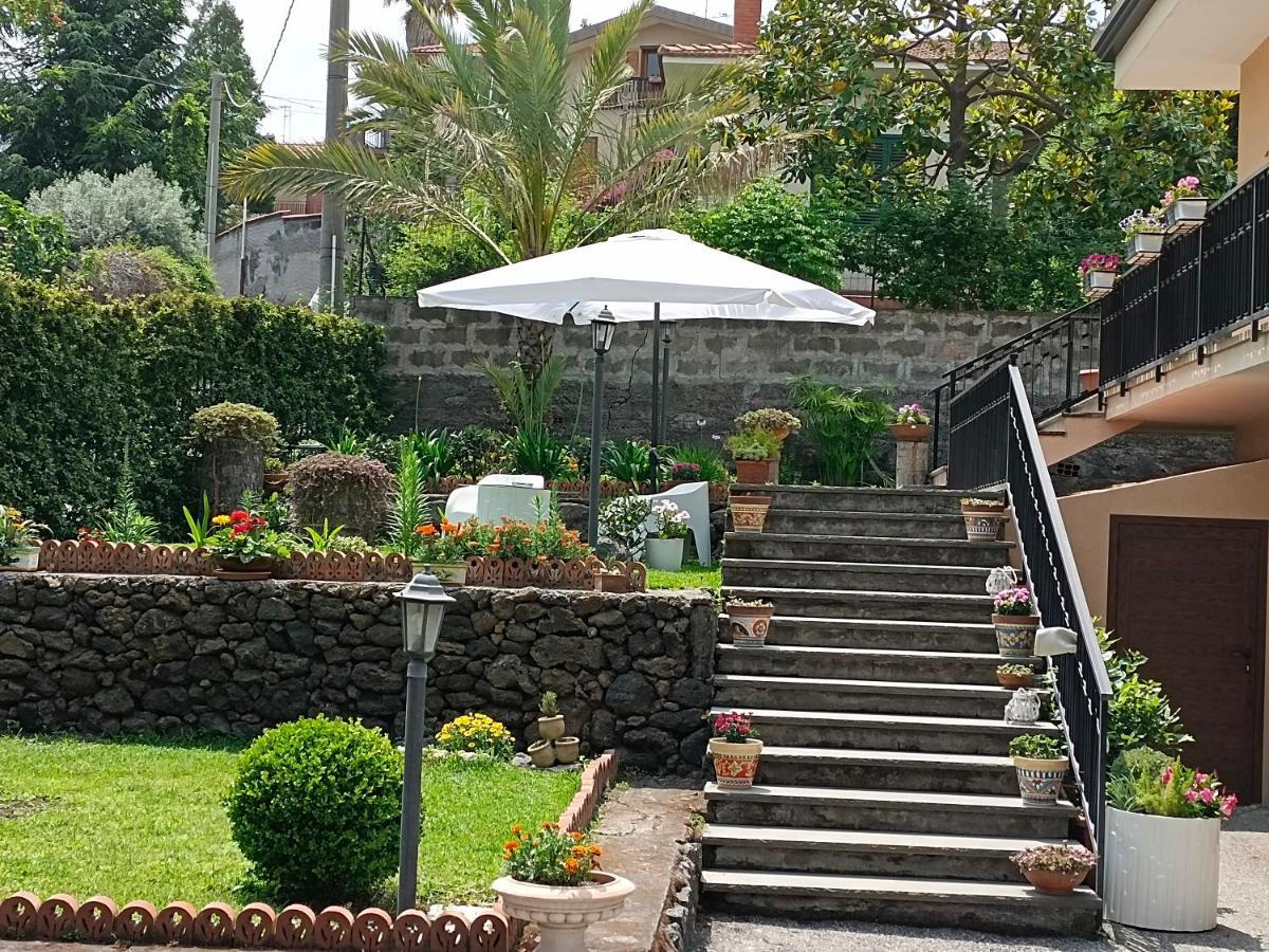 Villa Sant'Andrea Трекастаньї Екстер'єр фото